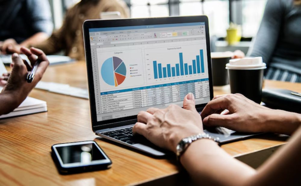 business-people-working-laptop-meeting_53876-40326